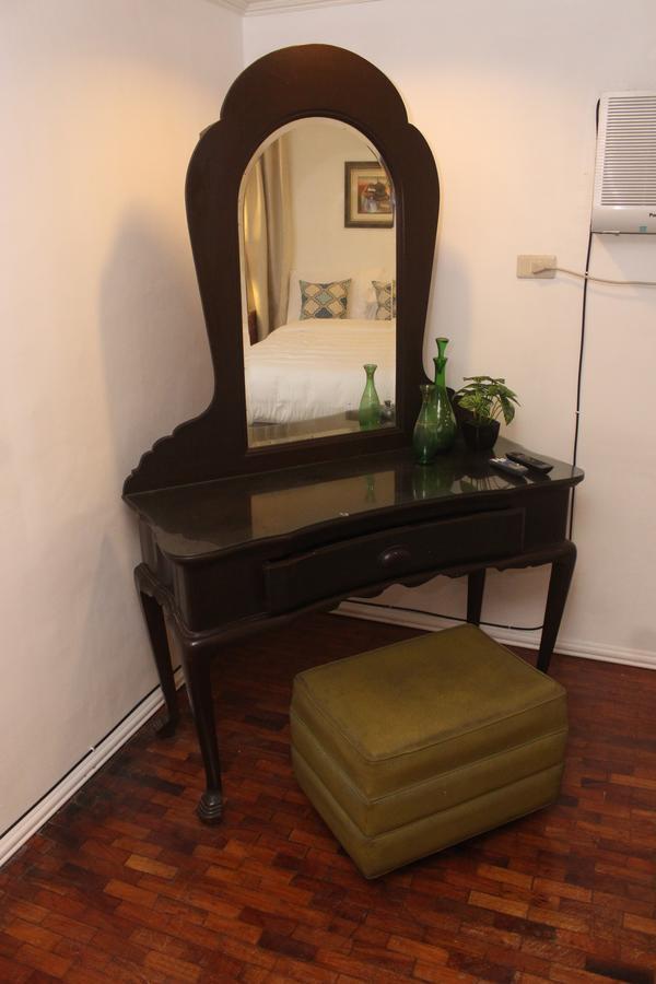 The White Bed And Breakfast Bacolod Exterior photo